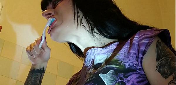  Beth Kinky - Slave watching his domina brushing her teeth pt1 HD